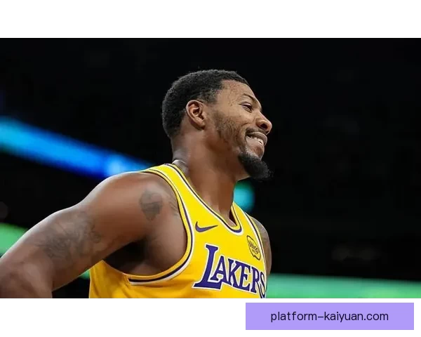 湖人队记透露斯马特或跳出合同多队准备用中产特例展开争夺