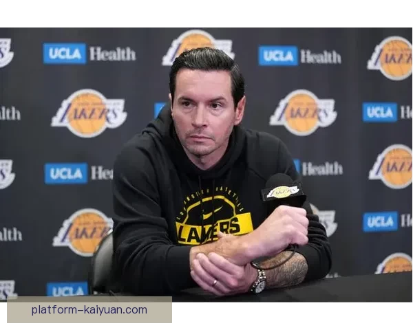 雷迪克称球队防守不断提升 队员积极适应角色定位